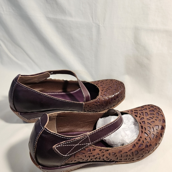 L'artiste Shoes - Chic Brown and Purple Women's Flats